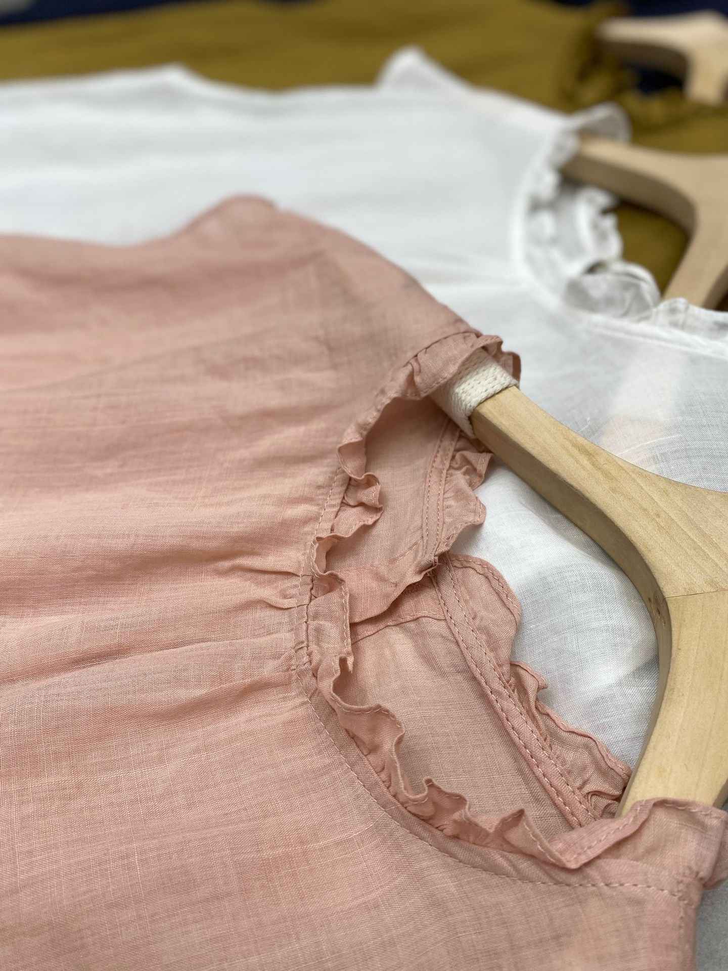 B10003 Vintage Artistic Ruffled Collar Ramie 95%+ Linen Blouse for Women Summer New Style Back Single Button Reversible Flutter Sleeve Blouse for Women