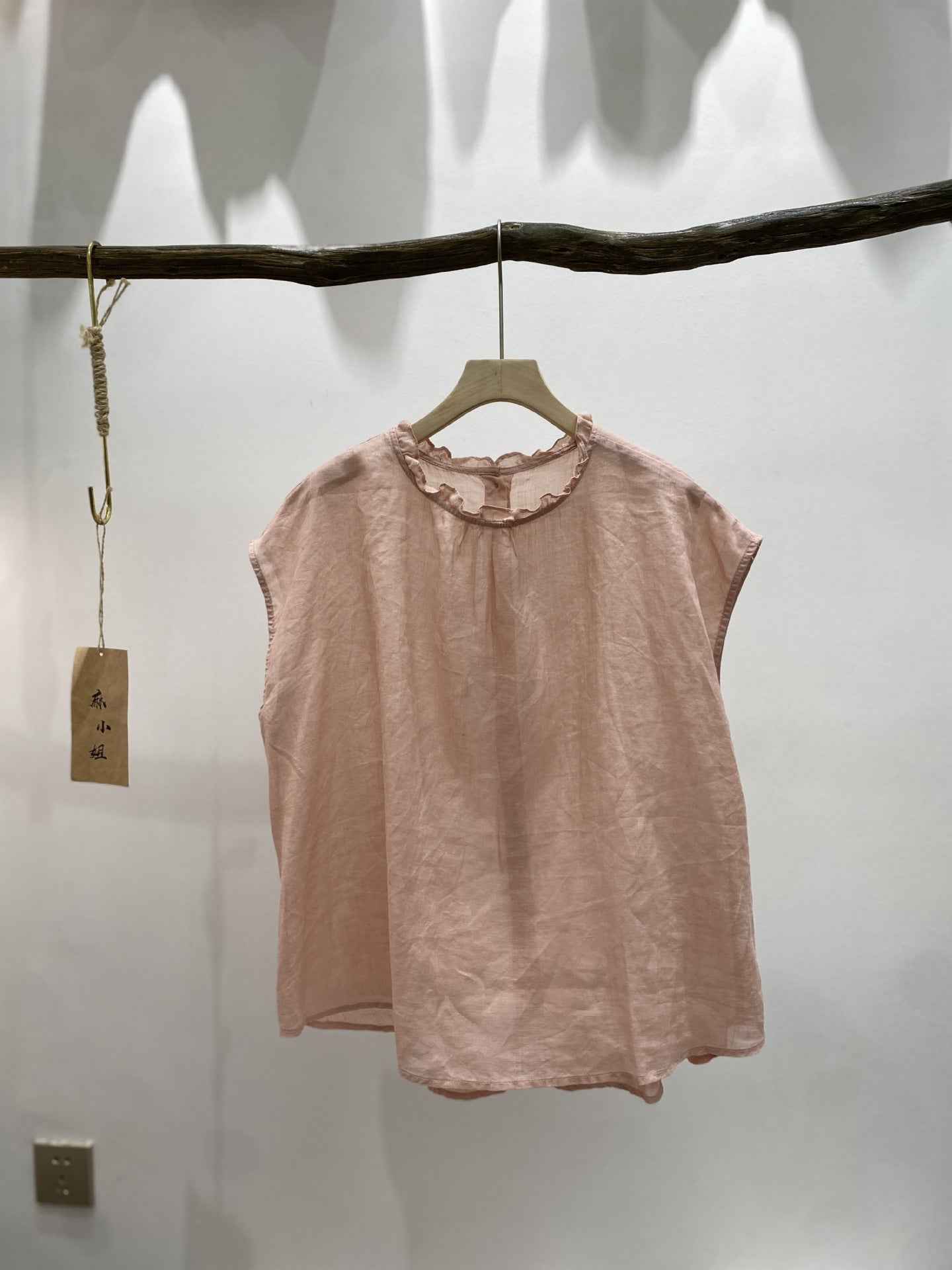 B10003 Vintage Artistic Ruffled Collar Ramie 95%+ Linen Blouse for Women Summer New Style Back Single Button Reversible Flutter Sleeve Blouse for Women